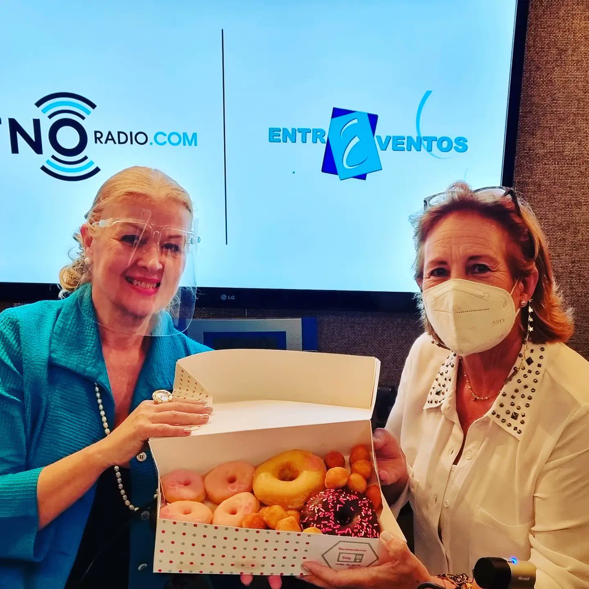 EntreEventos1's tweet photo. #tbt. Hay muchos mas y todos recuerdos maravillosos
Agradecida por los excelentes participantes y por contar con un inigualable equipo de trabajo.
"Se crece en el esfuerzo, no en las quejas"
#SomosRadio #TnoRadio #eventos #Información #Musica #Teatro #EntreEventos https://t.co/5zVv1CZkNN