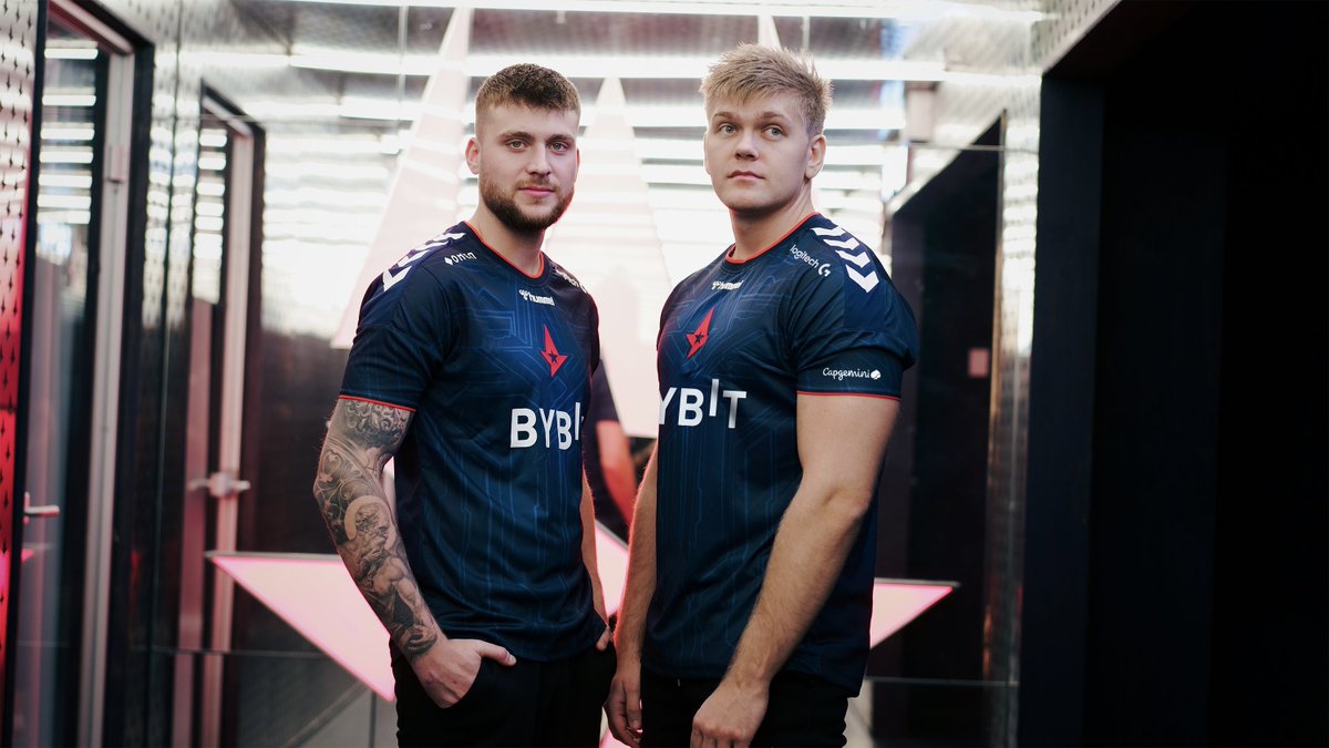 AstralisCS's tweet image. Bringing the heat to Royal Arena. 🔥

#BLASTPremier I #LetTheBattleBegin