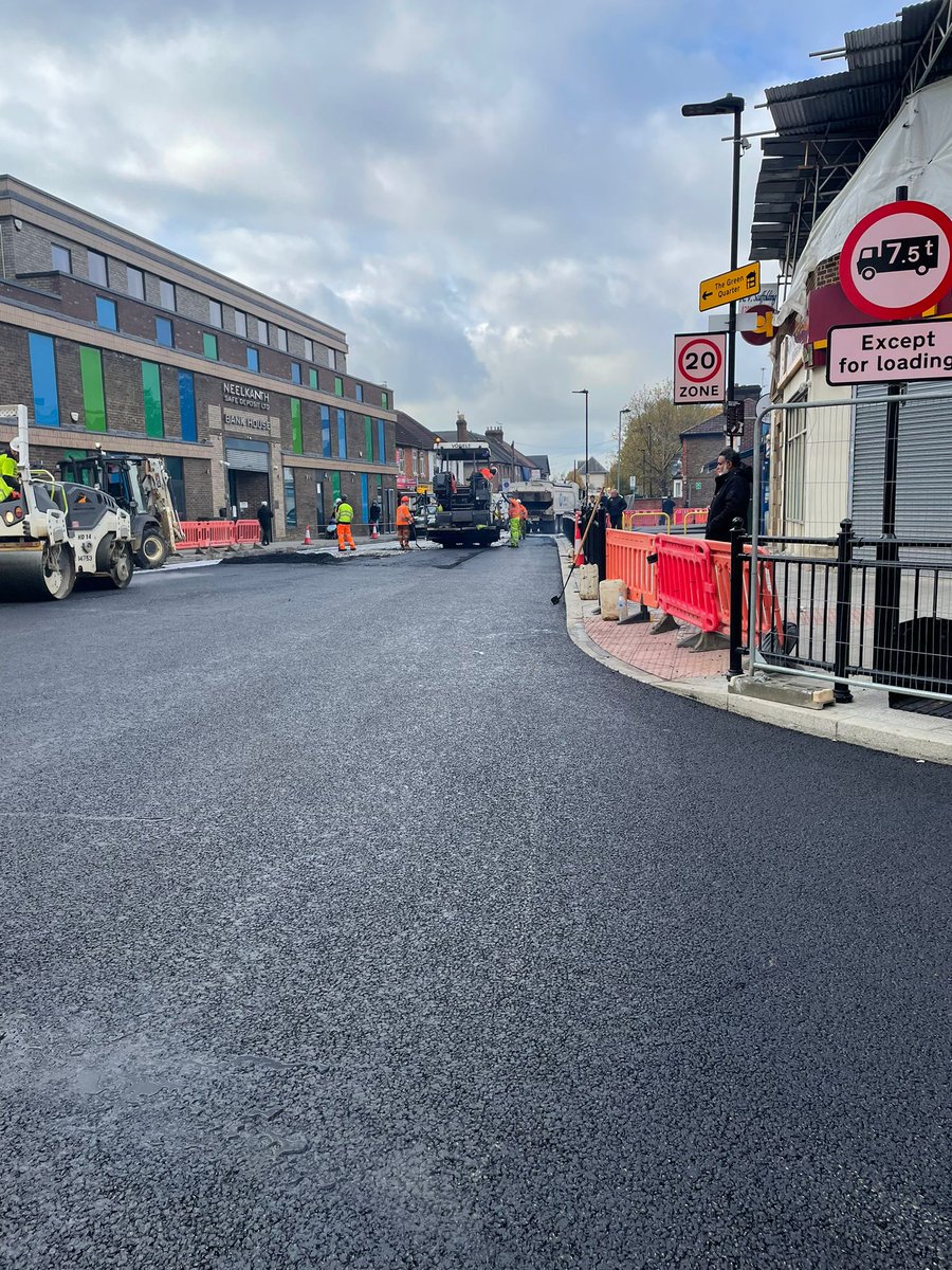 Pro_Tar's tweet photo. Phase 1 of a project in Southall for Dyer and Butler 
Plane to exsisting concrete lay Tarmac Ultilayer Sami, FCL Install P100 Geogrid and complete the surface with Tarmac Ultilayer S. 
Lining Complete by Third Generation Services 

#surfacingcontractor #surfacingcompany #tarmac https://t.co/JIBL59l7vP