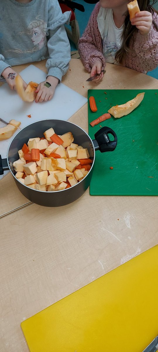 The children made some very tasty pumpkin soup for snack. They used different utensils to prepare the vegetables, and also helped mix up the stock. 
#winterveg #tasty