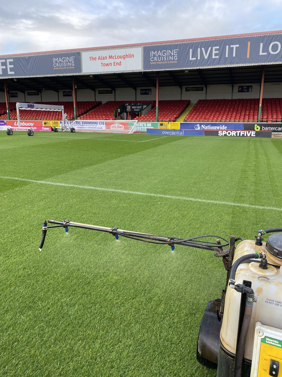 CassidyMarcus's tweet photo. 12-0-25 #polyon still going strong 6wks in topped up with 40ltrs #turfgrassenhancer 20ltrs #ignition 10ltrs #hydroflo wetting agent in preparation for a busy month with @avkgm23 @JoeAGS1 @AdvanceGrass https://t.co/gh5hH3rFId