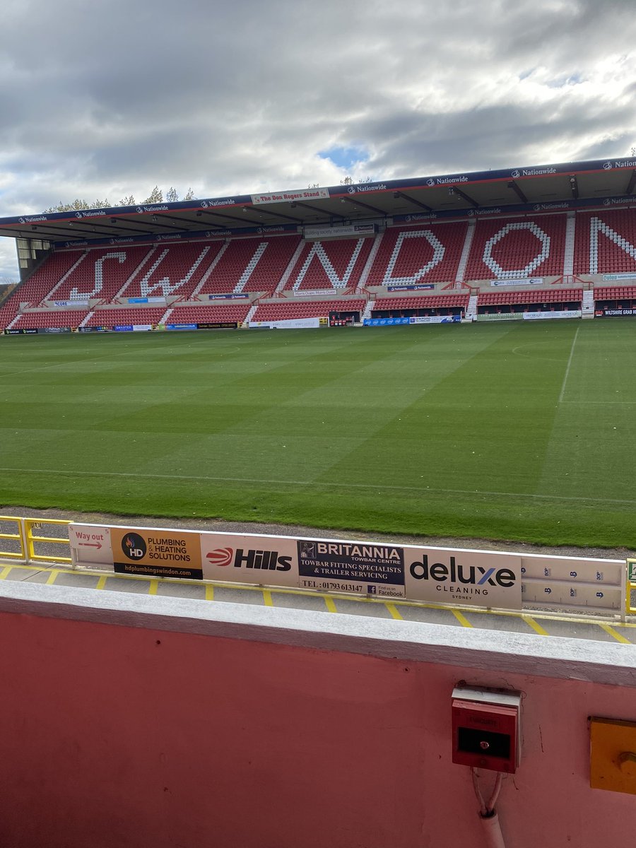 CassidyMarcus's tweet photo. 12-0-25 #polyon still going strong 6wks in topped up with 40ltrs #turfgrassenhancer 20ltrs #ignition 10ltrs #hydroflo wetting agent in preparation for a busy month with @avkgm23 @JoeAGS1 @AdvanceGrass https://t.co/gh5hH3rFId