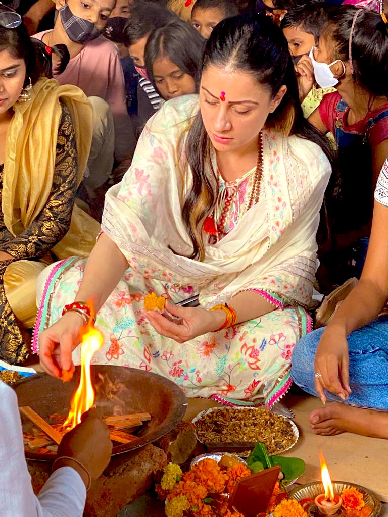 ROUBLENAGI's tweet photo. Diwali morning started with puja and inauguration of @rnartfoundation #RANF new Balwadi and Skill Centre today followed by cultural program by children 🙏🏻😍 
HAPPY DIWALI 🌟🕉✨ https://t.co/PiVFtwi7xw