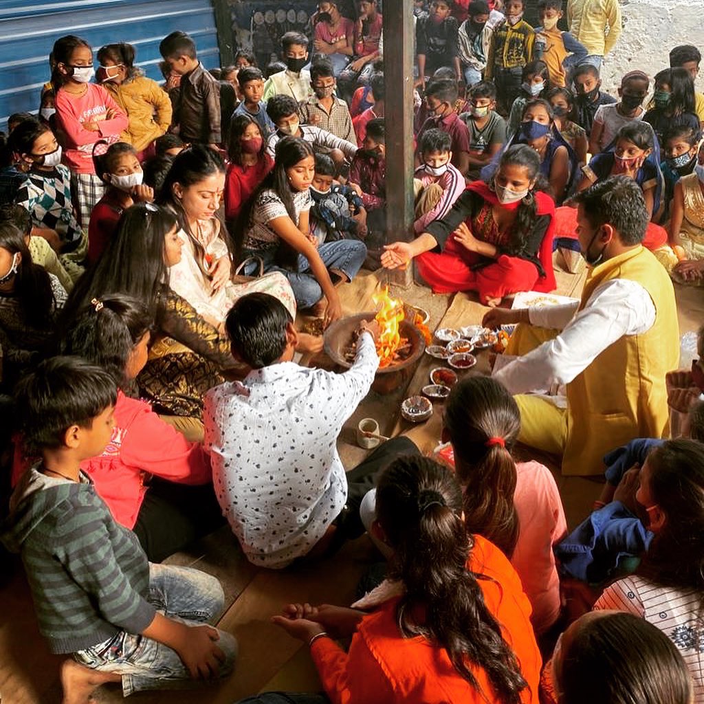 ROUBLENAGI's tweet photo. Diwali morning started with puja and inauguration of @rnartfoundation #RANF new Balwadi and Skill Centre today followed by cultural program by children 🙏🏻😍 
HAPPY DIWALI 🌟🕉✨ https://t.co/PiVFtwi7xw