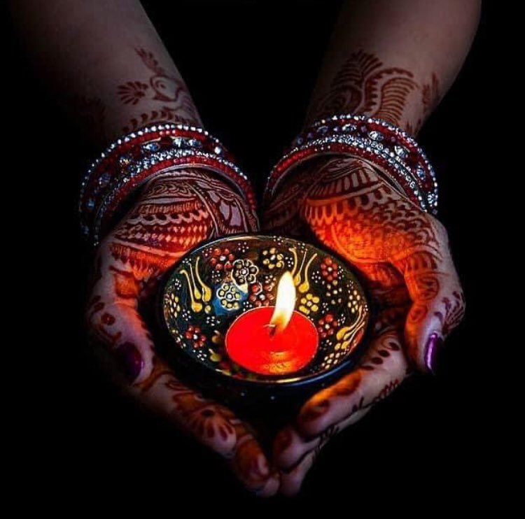 Happy Diwali to all those celebrating! #Diwali2021 #light #love