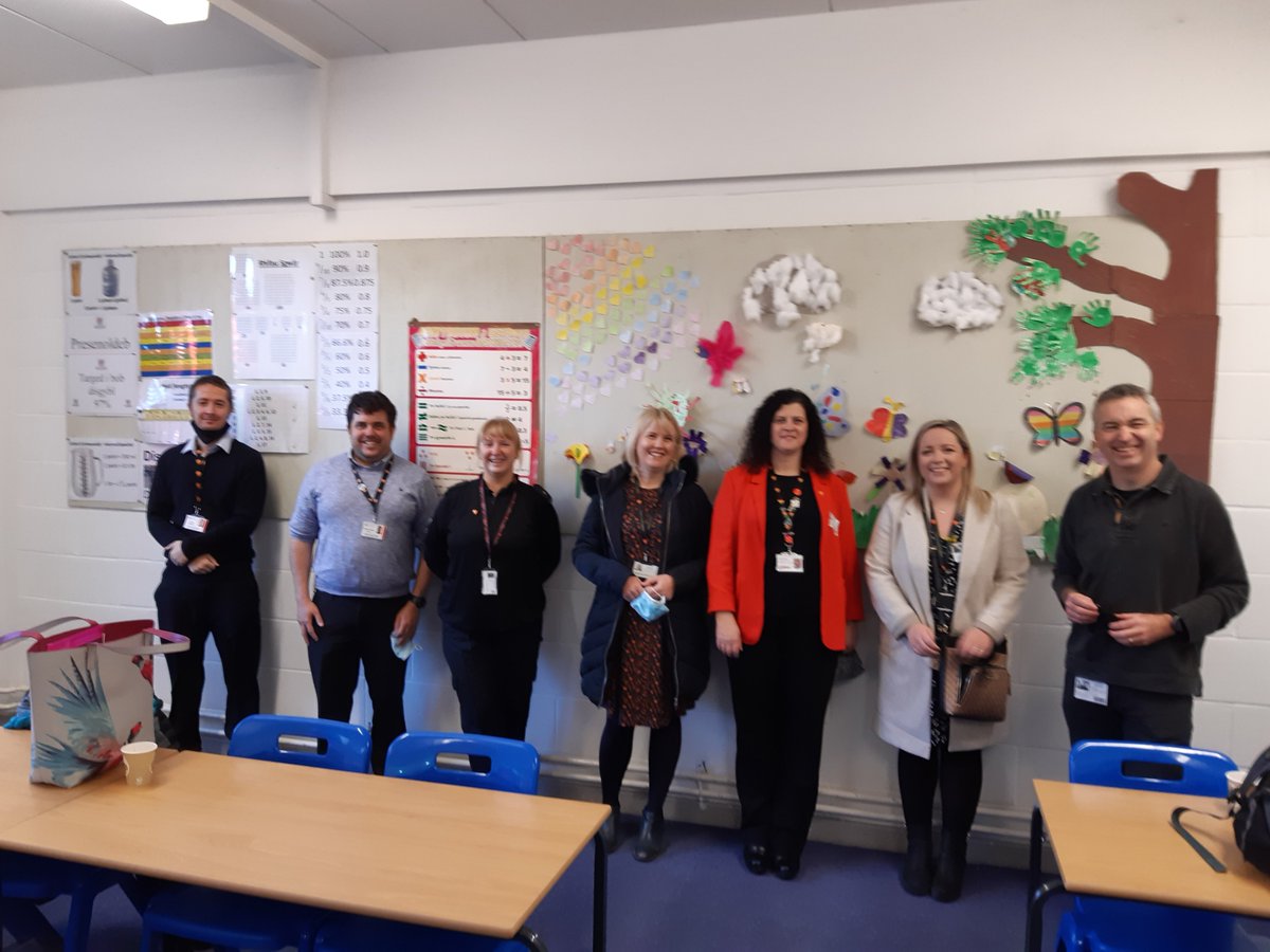 govier_michele's tweet photo. Busy day today @Cwmrhymni with @mentercaerffili @CaerphillyCBC @blodwen23 @BIPAneurinBevan @AneurinBevanUHB @SchoolBeat @gwentpolice @SAWeducation @ScreenAllianceW. Thank you to all the organisations who took part #inspiringthefutureworkforce @EB_Exchange 👍🏴󠁧󠁢󠁷󠁬󠁳󠁿 https://t.co/iP1i4mCN8a