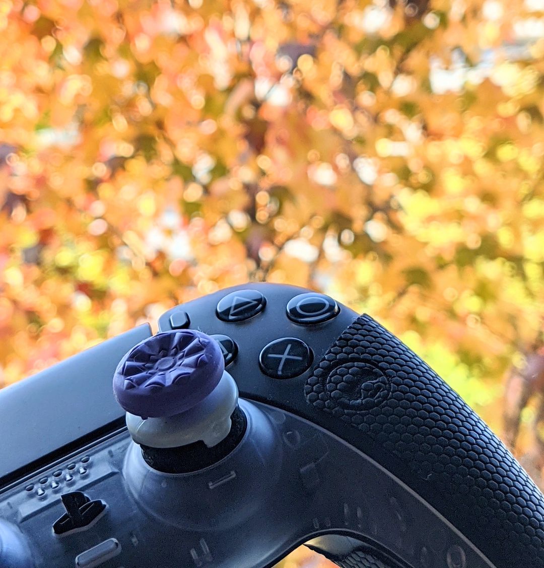 🌪⛈❄ Acqua, pioggia, neve… avete aggiornato il setup del vostro controller per avere più grip ? 

📷: @hero_the_zero
#KontrolFreek #SteelSeries #KontrolFreekIT