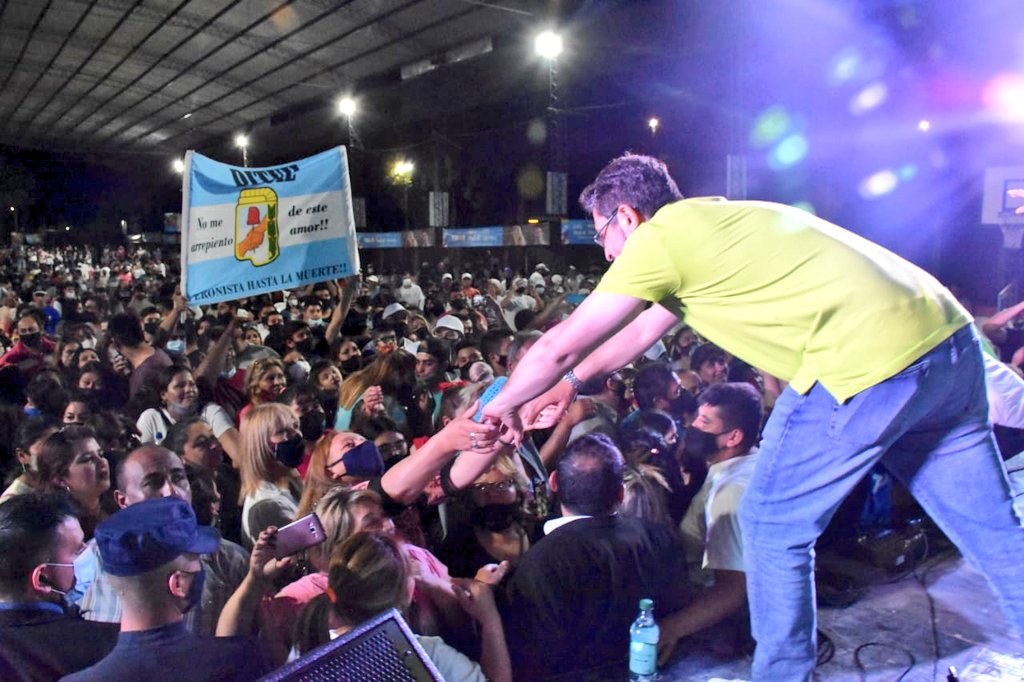 rickiherrera's tweet photo. Gracias dirigencia de Chilecito y Famatina por el afecto y acompañamiento! 
Orgulloso de ser parte de este proyecto político que amplía y garantiza derechos y acceso a oportunidades para todas y todos los riojanos!
El #14N consolidemos este modelo Vamos que salimos adelante!! https://t.co/y7eIVTv3MO