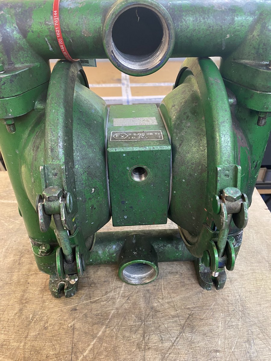 Wie versprochen, das Finale
Ergebnis. Eine voll funktionsfähige, gewartete und reparierte Depa-Pumpe für einen sehr glücklichen und treuen Kunden!