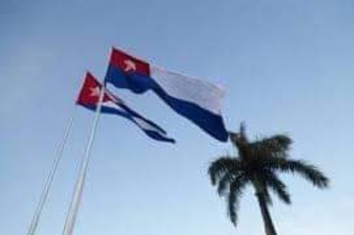 Buen día a todos los #TuiterosActivos #TuiterosDelMundo. Feliz jornada les deseo desde #Cuba #LaTierraDeMisAmores #OnFireCuba #DeZurdaTeam