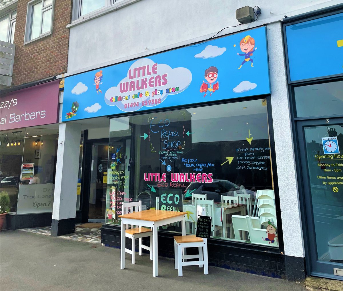 PMCDRetail's tweet photo. SHOP/CAFE TO LET IN AMERSHAM!! https://t.co/ubhKLMICZ3 Excellent frontage onto Woodside Road ~ Access to central London via Amersham Station ~ Affluent market town #Amersham #WoodsideRoad For more details, please contact Dan Collins on 01494 683643 or e-mail dan@pmcd.co.uk https://t.co/Xa7WXoDNlg