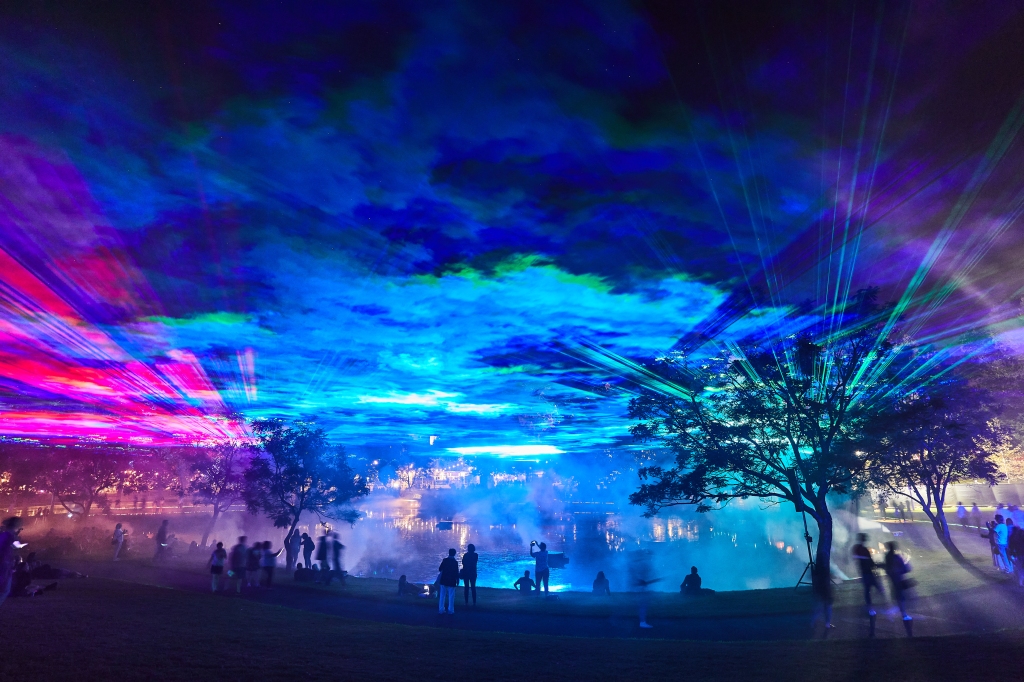 ImpGalleryPhoto's tweet photo. This weekend Bradford is #LiT 💥 Fri 5 &amp; Sat 6 Bradford will be transformed by art and light, celebrating our rich cultural heritage &amp; unique architecture

Come and see 'In Which Language Do We Dream?' before experiencing Borealis by Dan Archer in City Park 👇 #bradford2025 (1/2) https://t.co/F3jhHIrwtC
