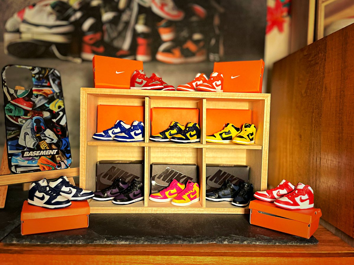 nako_ZZR1400's tweet photo. BANDAI ✕ NIKE
NIKE DUNK HIGH MINITURE COLLECTION
@inupos さんの TOY BOXに入れて🔥🔥🔥
絶賛発売中👍
これは6種用だけど10種用も発売中です���
ぜひチェック🔥🔥🔥
#スニウォリ写真部
#HitsujiWoodFactory
#ShoeWindow https://t.co/GCuqmGiS5P