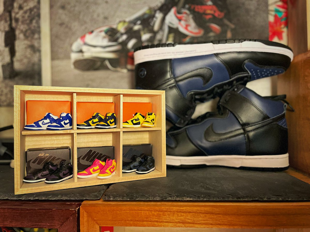 nako_ZZR1400's tweet photo. BANDAI ✕ NIKE
NIKE DUNK HIGH MINITURE COLLECTION
@inupos さんの TOY BOXに入れて🔥🔥🔥
絶賛発売中👍
これは6種用だけど10種用も発売中です���
ぜひチェック🔥🔥🔥
#スニウォリ写真部
#HitsujiWoodFactory
#ShoeWindow https://t.co/GCuqmGiS5P