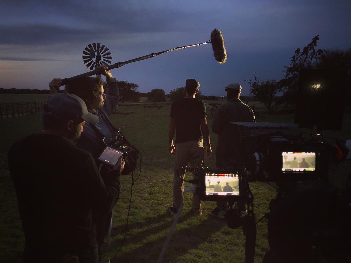 martinturnes's tweet photo. 🎥#DiariodeRodaje
🎬 Jornada 303
🔥 @ElHachaFilm con @romerodh @ale_rath @puentefilms y gran equipo!!!
#cineargentino #cine #direcciondefotografia #dop #irfilm #cineir #infrared #infrarojo #BMPocket4K #LeicaR https://t.co/0jPspzx6kY