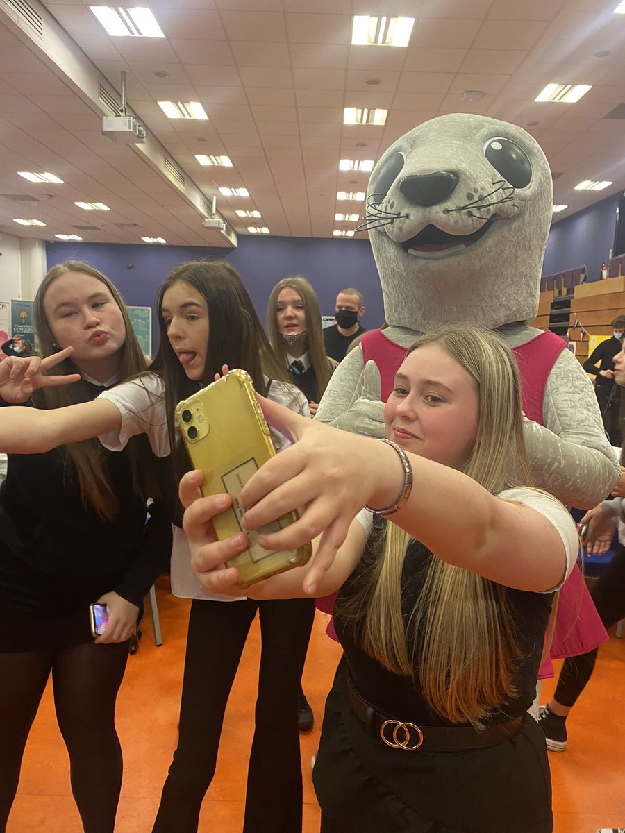 AChristieSNP's tweet photo. Talking Food, Climate Change &amp; Empowerment #GirlsAtCOP26 today with @ClevedenSec42 -“we all have the right to food, the right to thrive through healthy nourishment-food should not be a commodity. &amp; women should NOT be stuck in the kitchen”#GirlBoss #OurDearGreenPlace 
@GlasgowCC https://t.co/2R7nKxIgSR