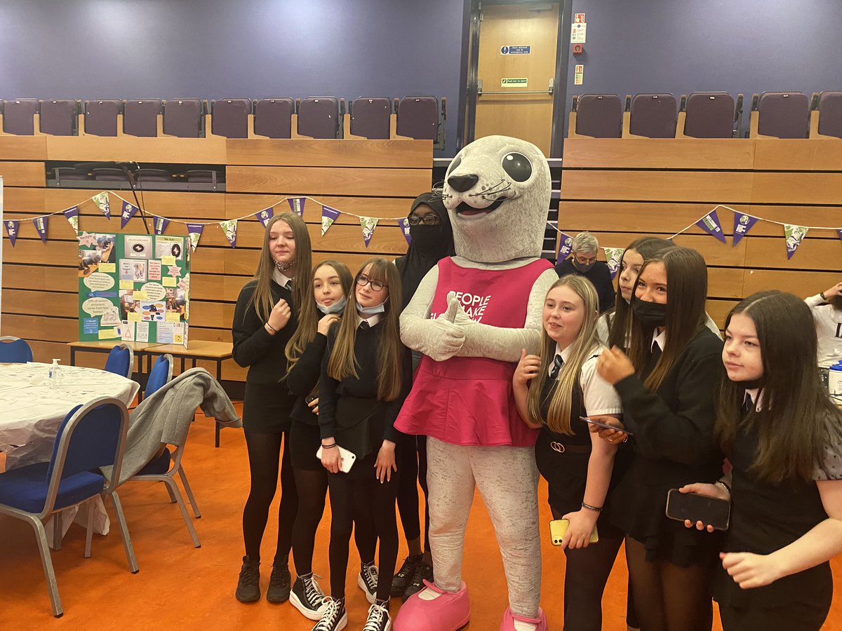 AChristieSNP's tweet photo. Talking Food, Climate Change &amp; Empowerment #GirlsAtCOP26 today with @ClevedenSec42 -“we all have the right to food, the right to thrive through healthy nourishment-food should not be a commodity. &amp; women should NOT be stuck in the kitchen”#GirlBoss #OurDearGreenPlace 
@GlasgowCC https://t.co/2R7nKxIgSR