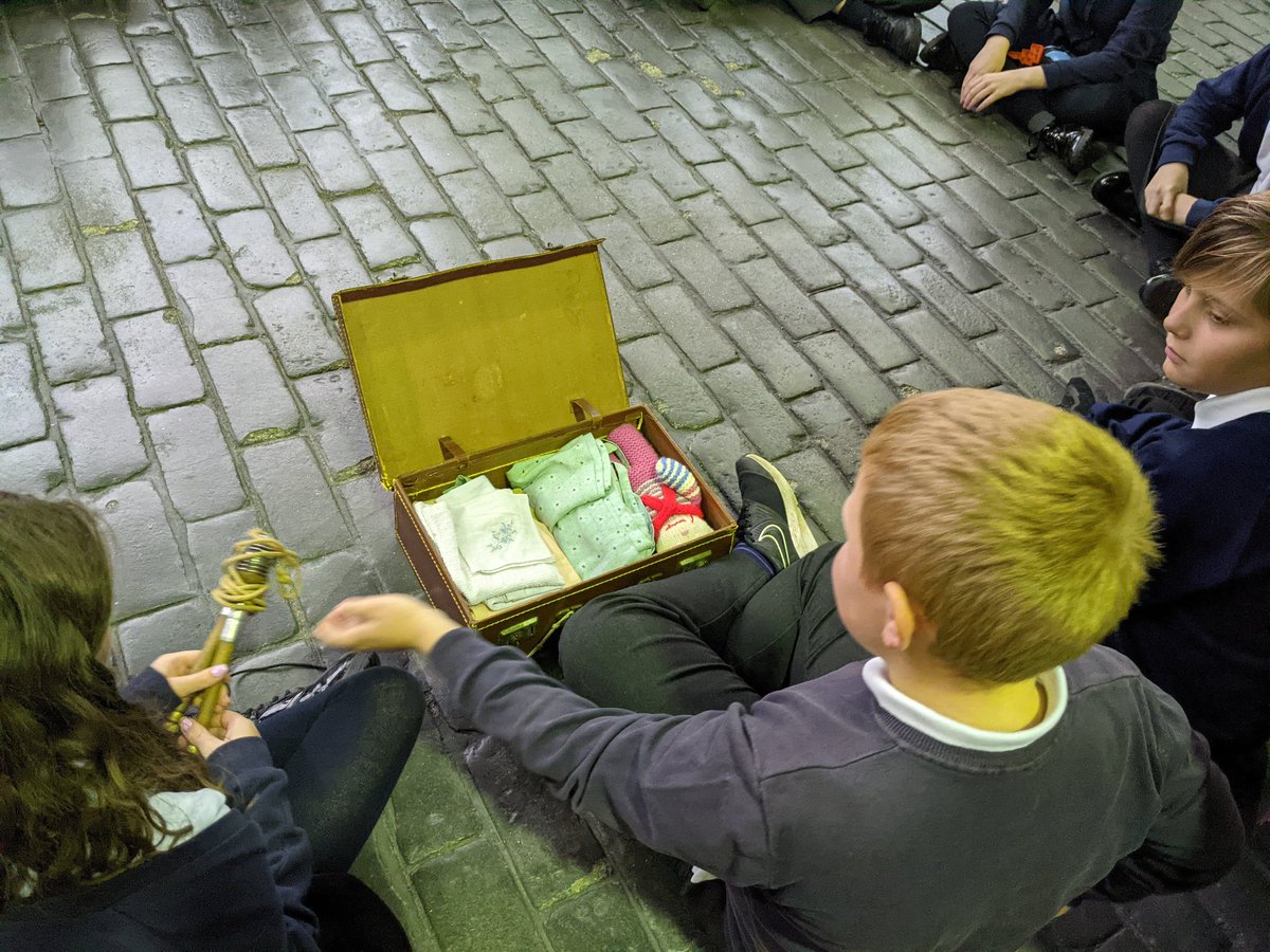 SpringCottagePS's tweet image. 6Tu have loved their @HeritageLearn  WW2 workshop. We studied the evacuation process and looked at life on the home front! #SpringCottage6Tu #SpringCottageHistory