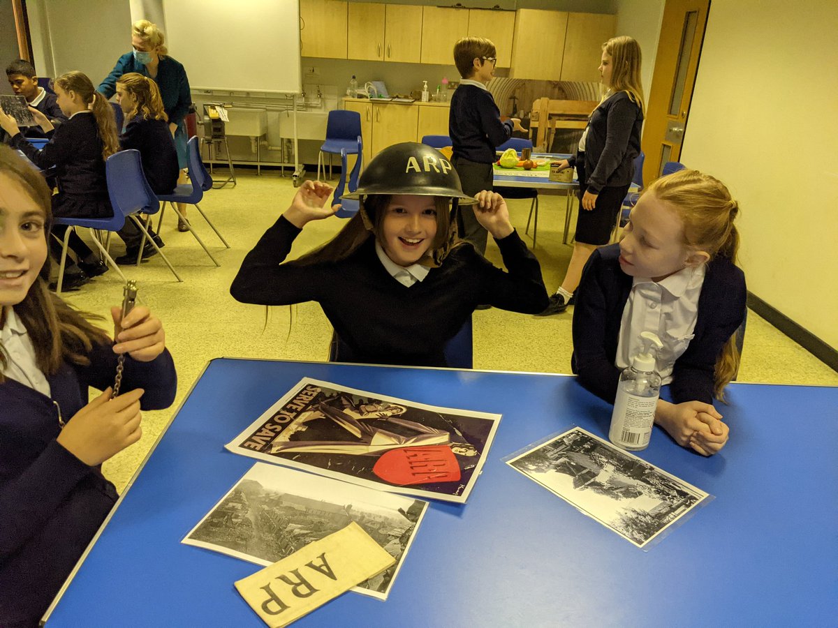 SpringCottagePS's tweet image. 6Tu have loved their @HeritageLearn  WW2 workshop. We studied the evacuation process and looked at life on the home front! #SpringCottage6Tu #SpringCottageHistory