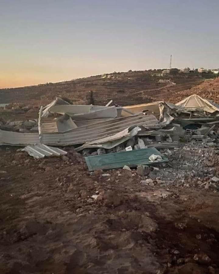 fakhrifadzli's tweet photo. Masjid pun dirobohkan. Hari ini Rejim Zionis merobohkan sebuah masjid di Nablus. Masjid ini dibina dua tahun lepas dan dirobohkan kerana tidak memiliki permit. Sedangkan untuk dapatkan permit hampir mustahil. Kezaliman yang tidak dapat digambarkan. #IsraeliCrimes #SavePalestine https://t.co/w9UMSwHgst
