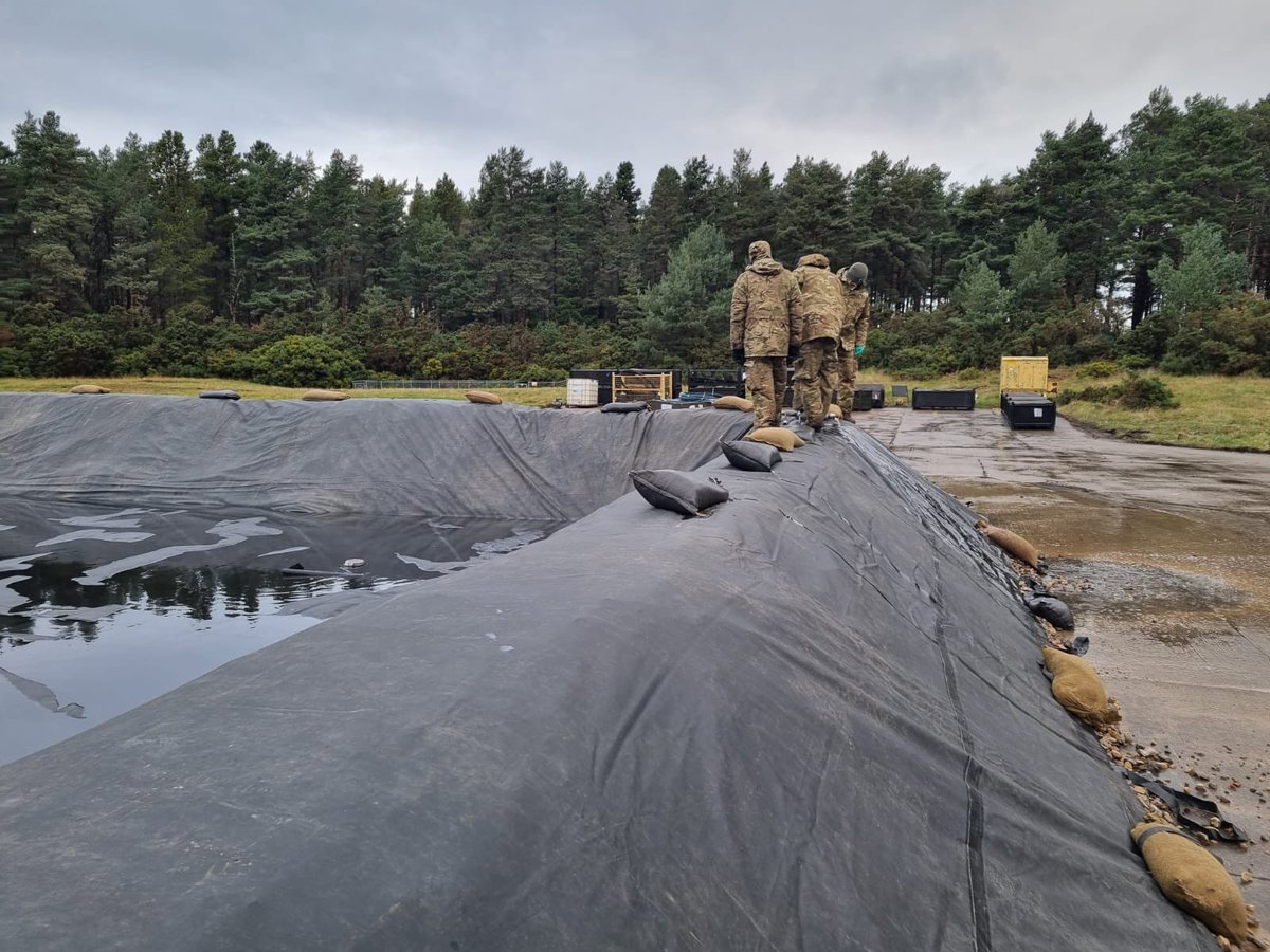 152RegimentRLC's tweet photo. Today we focus on Fuel Ops @ Ex AUSTERE CRUSADER. Bulk fuel installation is built and commissioned in #collaboration with #FieldArmyEngineers ready to move fuel inland….anywhere in the 🌍 we will build &amp; operate a bulk fuel installation to receive fuel from air, sea or land https://t.co/rFqvU4U7uA