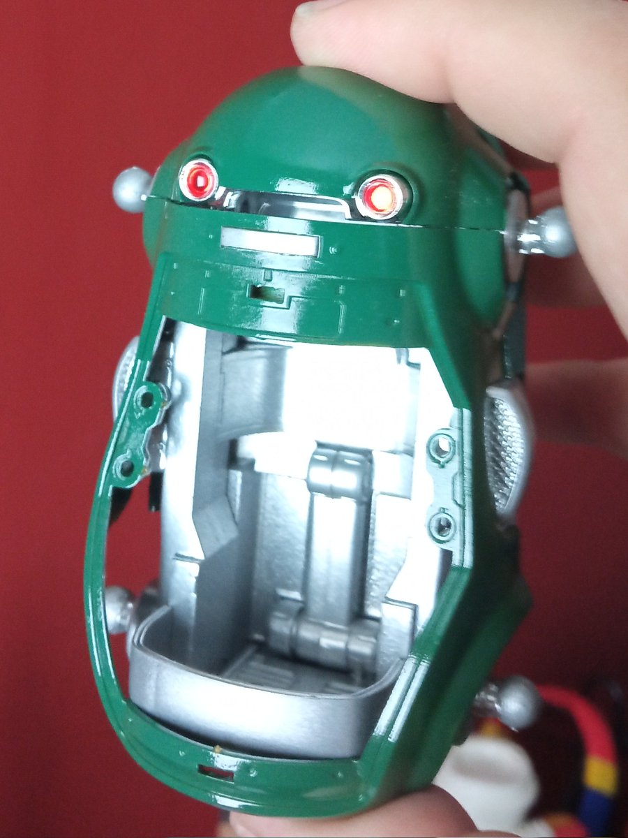 Kaek_art's tweet photo. Last night the enamel paint just dry, looks like a car now #mechatro #mechatrowego #smokingrobot #modelkit https://t.co/ehDs234P5C