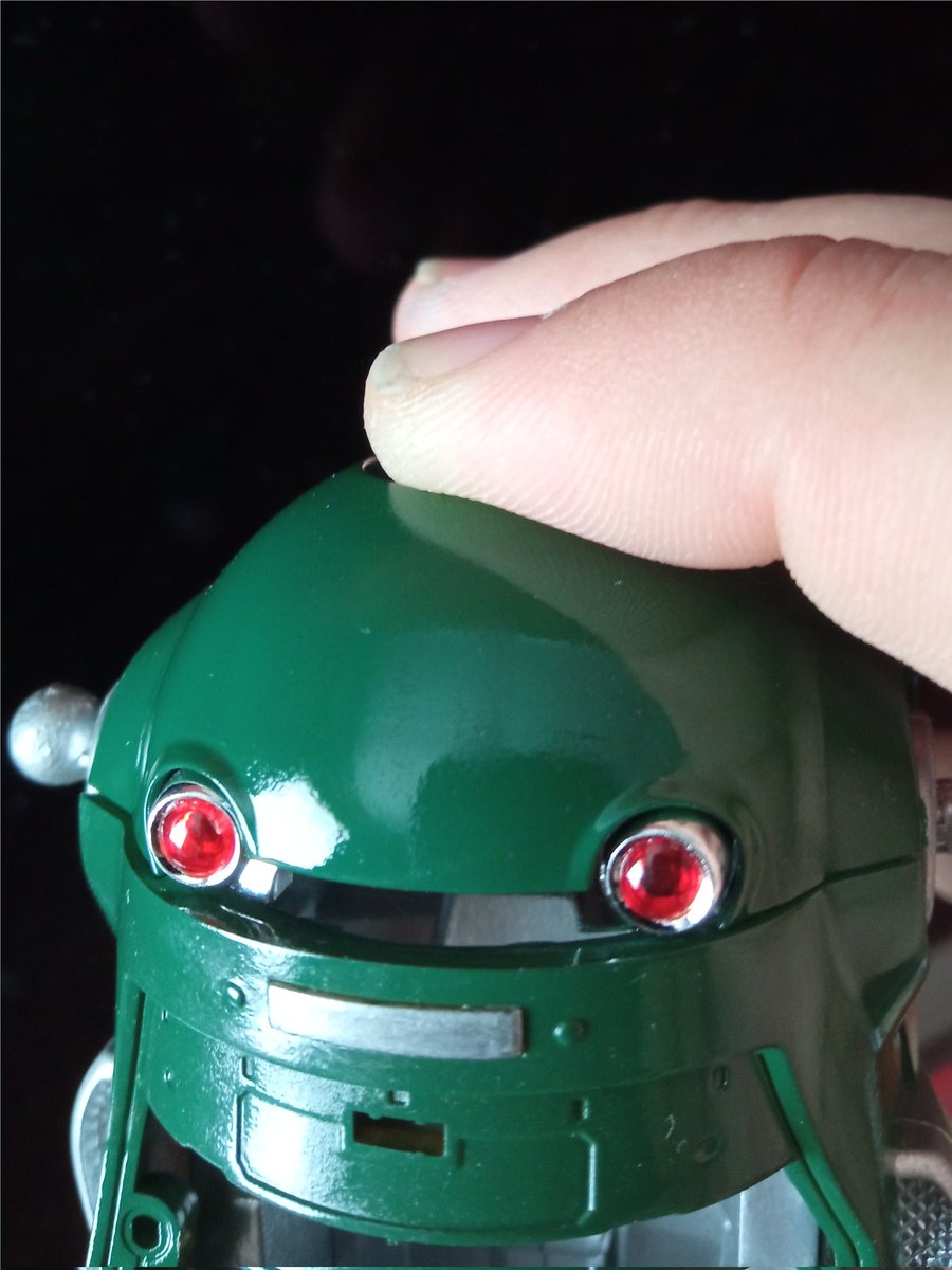 Kaek_art's tweet photo. Last night the enamel paint just dry, looks like a car now #mechatro #mechatrowego #smokingrobot #modelkit https://t.co/ehDs234P5C