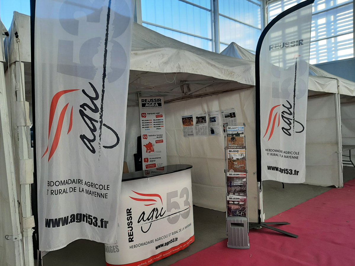 Agri_53's tweet photo. Le stand @Agri_53 est monté. #RDV  demain 14h à  @chateau_gontier pour le #regional @prim_holstein @paysdelaloire. https://t.co/A5vzpd0EgG