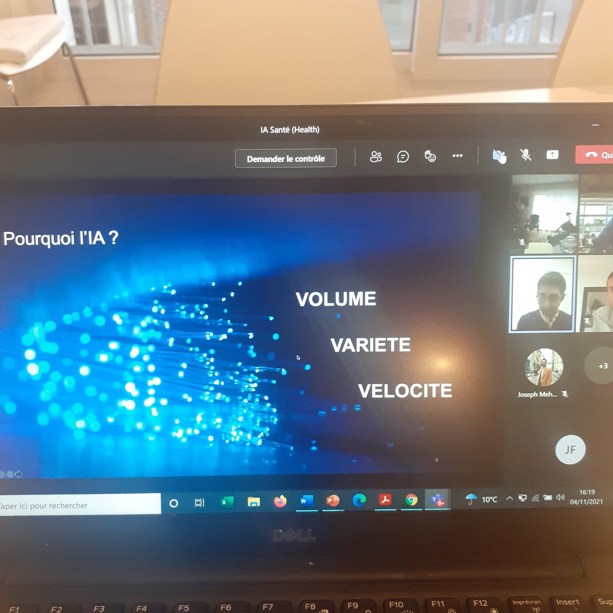 FauqueJulien's tweet photo. Maintenant les 3 V pour l'IA par Alexandre Guenoun de chez kiro  !
#mbadmbhealth #MBADMB https://t.co/Mkk0DBeJkS