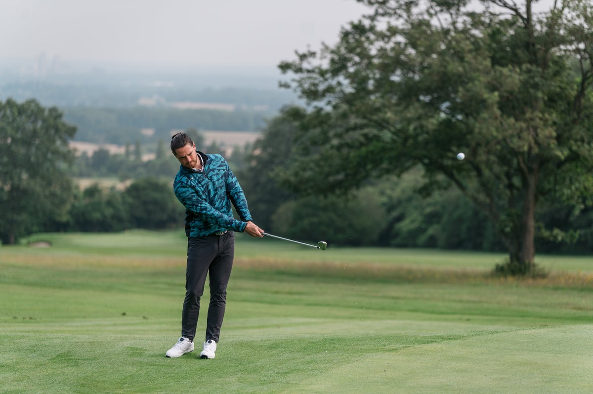 MizunoGolfEU's tweet photo. Look good, feel good, play good! 👊
The #AW2021 collection, modern and vibrant – as striking in look as performance… 🔥
👉 https://t.co/HUd2mfVmZD
#Nothingfeelslikeamizuno #ReachBeyond #MizGolfAW2021 https://t.co/DGsnfST609