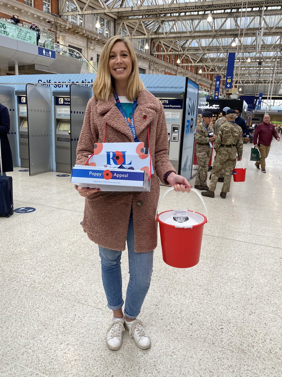 LexiOSB's tweet image. On the way back home after spending my #voluteering day supporting the @PoppyLegion’s #PoppyAppeal. 

I met some amazing people currently serving &amp;amp; some lovely colleagues supporting. 

I’m feeling proud to be a small part of today’s efforts. 

#armedforces | #GivingBack | @mitie