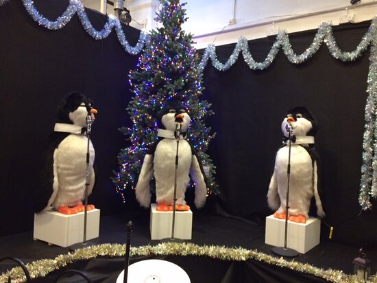 JenniferDevitt's tweet image. The way to make farm slurry and waste environmentally-friendly? @liquidAD (Richard Gueterbock) has the answer on @Abbey_104 5-6 pm today.  Plus @Marian_GCUdiet on food allergies &amp;amp; intolerances, and Louse Burks of @TheGardensGroup takes us round the Castle Gardens Xmas display