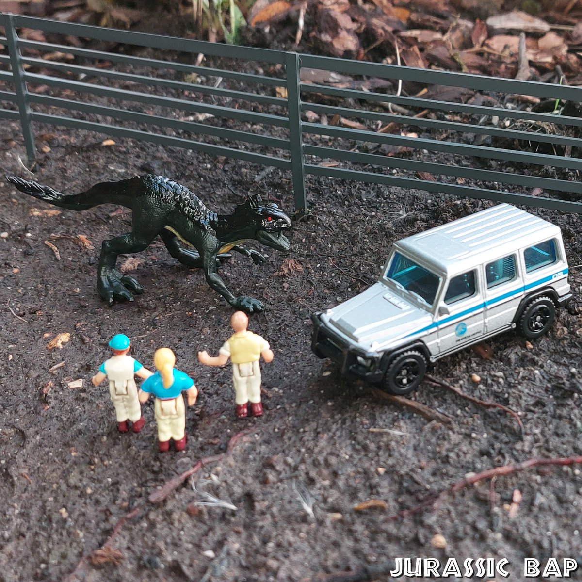 JurassicBap's tweet photo. E750. *Custom @jurassicworld @Mattel #JurassicWorld #TheParkIsOpen #CampCretaceous #TheCampIsOpen #JurassicPark #IslaNublar #Mattel #MattelJurassicWorld #MatchboxCars #MatchboxJurassicWorld #MercedesBenz #G550 #Gclass #Gwagon #JurassicWorldGclass #Dinosaur #E750 #Scorpiosrex https://t.co/ol5uJjxbmF