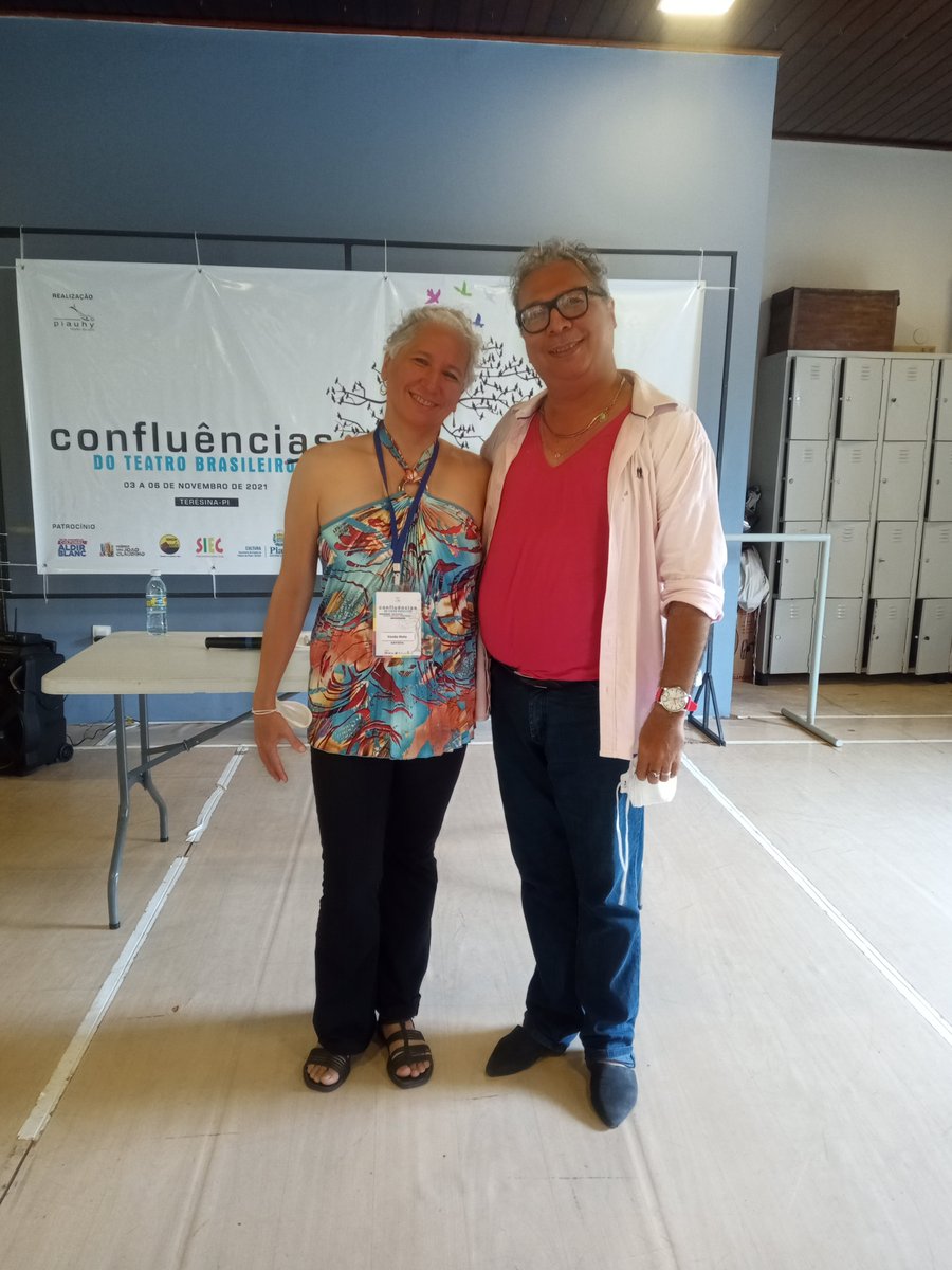 mochachaves's tweet photo. Com a atriz e dançarina @vandamota na mesa redonda do festival Confluências Do Teatro Brasileiro, que está sendo realizado em Teresina, hoje tem o espetáculo "Joana Imaginária", sábado tem @silveropereira e o #BrTrans https://t.co/0v70inHimz
