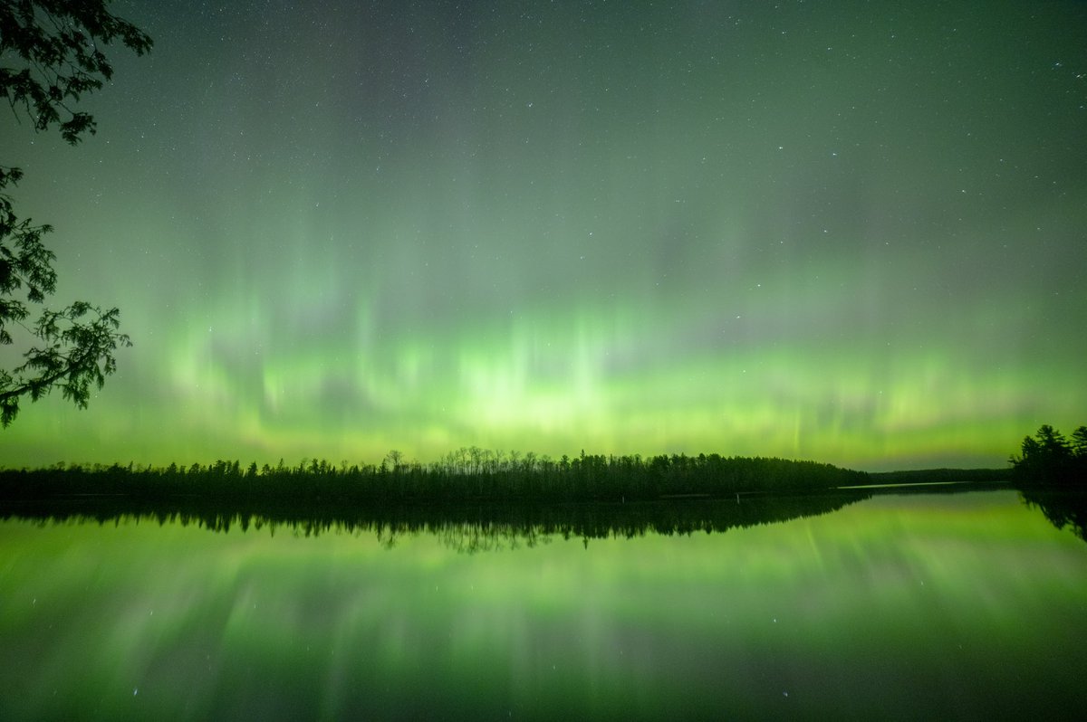 alexfalconrt's tweet photo. I’ve never seen purples like this  in an aurora before!! Best #aurora show of my life!

@TamithaSkov @NorthLightAlert @AuroraNotify @NWSSWPC @spacewxwatch #boundarywaters #savethebwca #NorthernLights #AuroraBorealis @NWSduluth @StribDuluth @StarTribune https://t.co/pBY5a28zjQ