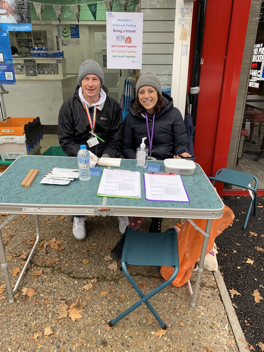 margeparsons7's tweet photo. Day 2 outside #bridgepharmacy #woking. Outreaching with Wilma @HepatitisCTrust @jamesstevenrock with Jess Ford #surreyhcvodn @RoyalSurrey #thecoldwontstopus #findingthemissingmillions https://t.co/6AKSYk2zAl