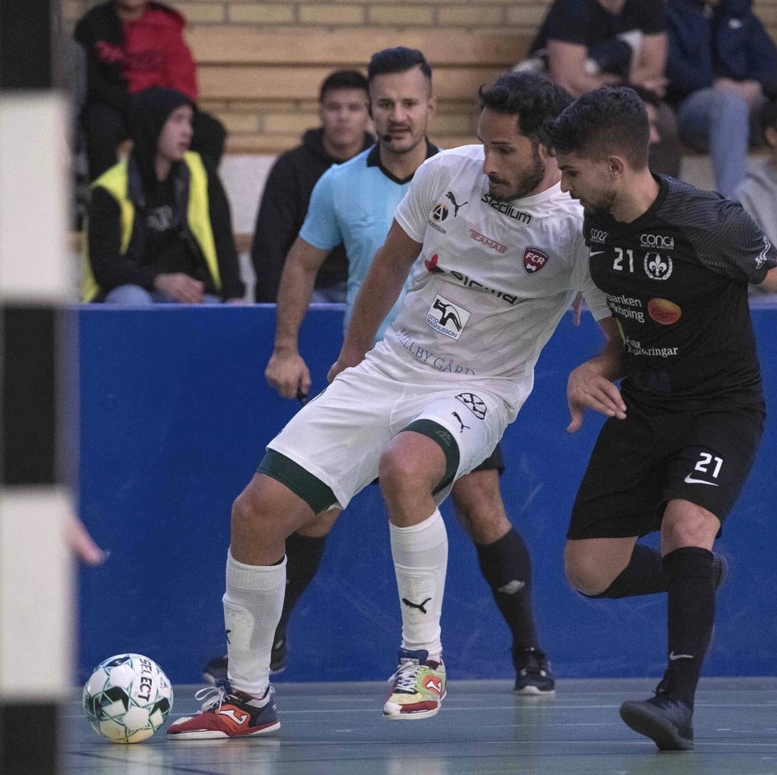 Lidkutdfutsal's tweet photo. #Match | Imorgon fredag spelar vi hemmamatch i Idrottens Hus mot Färgelanda IF.
🆚 Färgelanda IF.
🕣 19:30.
📍Idrottens Hus A-Hall.
Välkomna!
#WanTuTri https://t.co/rwvDIk66Ja