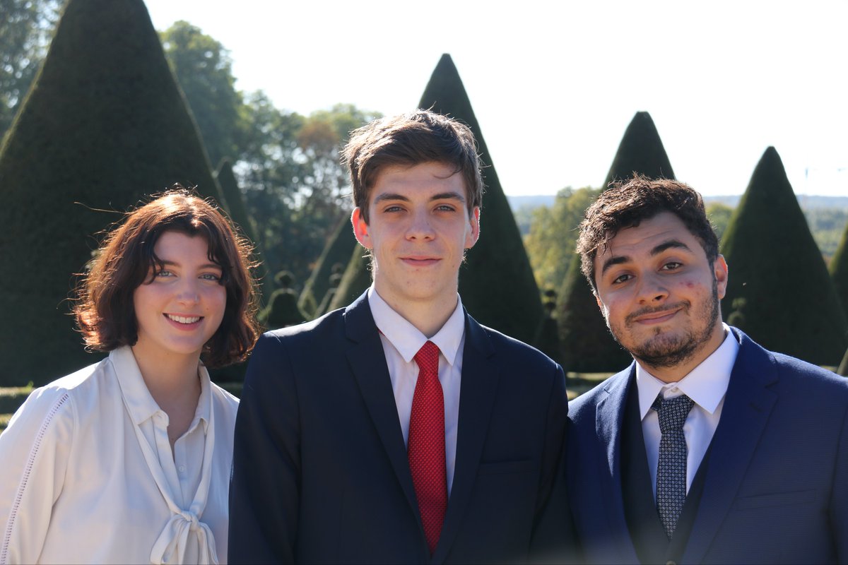 AssoM2DAST's tweet photo. Nous sommes heureux de vous présenter le nouveau bureau de l'association des étudiants du M2 DAST, élu pour l'année 2021-2022 ☺️

Julien Grall, Président
Farouk Bougatef, Vice-Président
Sophie Pâques, Trésorière https://t.co/QobF6HZy9d