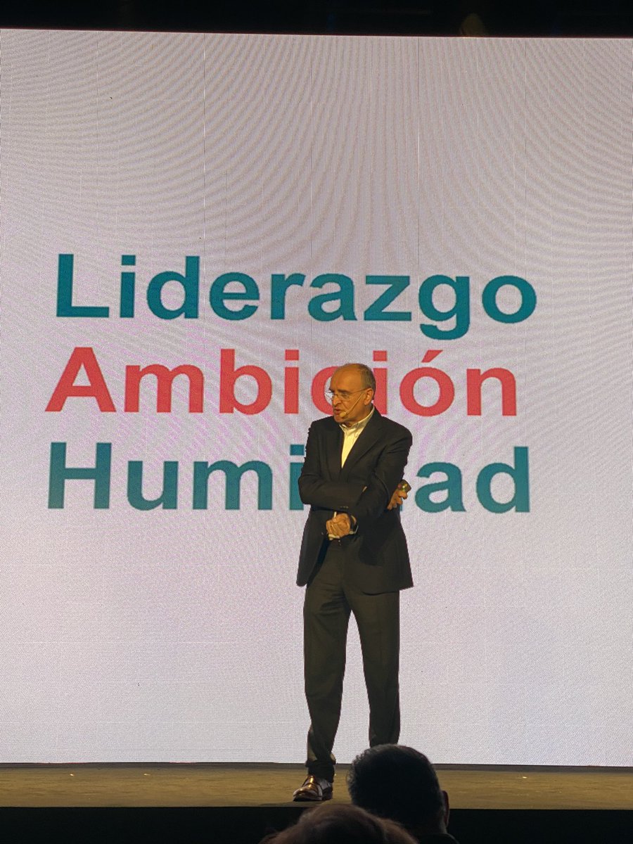 AriBelver's tweet photo. La base del #liderazgo es “Crecer, haciendo crecer a tu gente, a tus clientes”
@XavierMarcet en #evolution2021 de @apicatalunya https://t.co/Qdz36JayI1