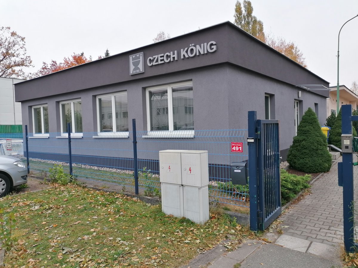 CZECH_KONIG's tweet photo. NOVINKA. Provedli jsme změnu fasády naší budovy ze žluté na šedou 🙂 #czechkonig https://t.co/TC9GyH3bKM