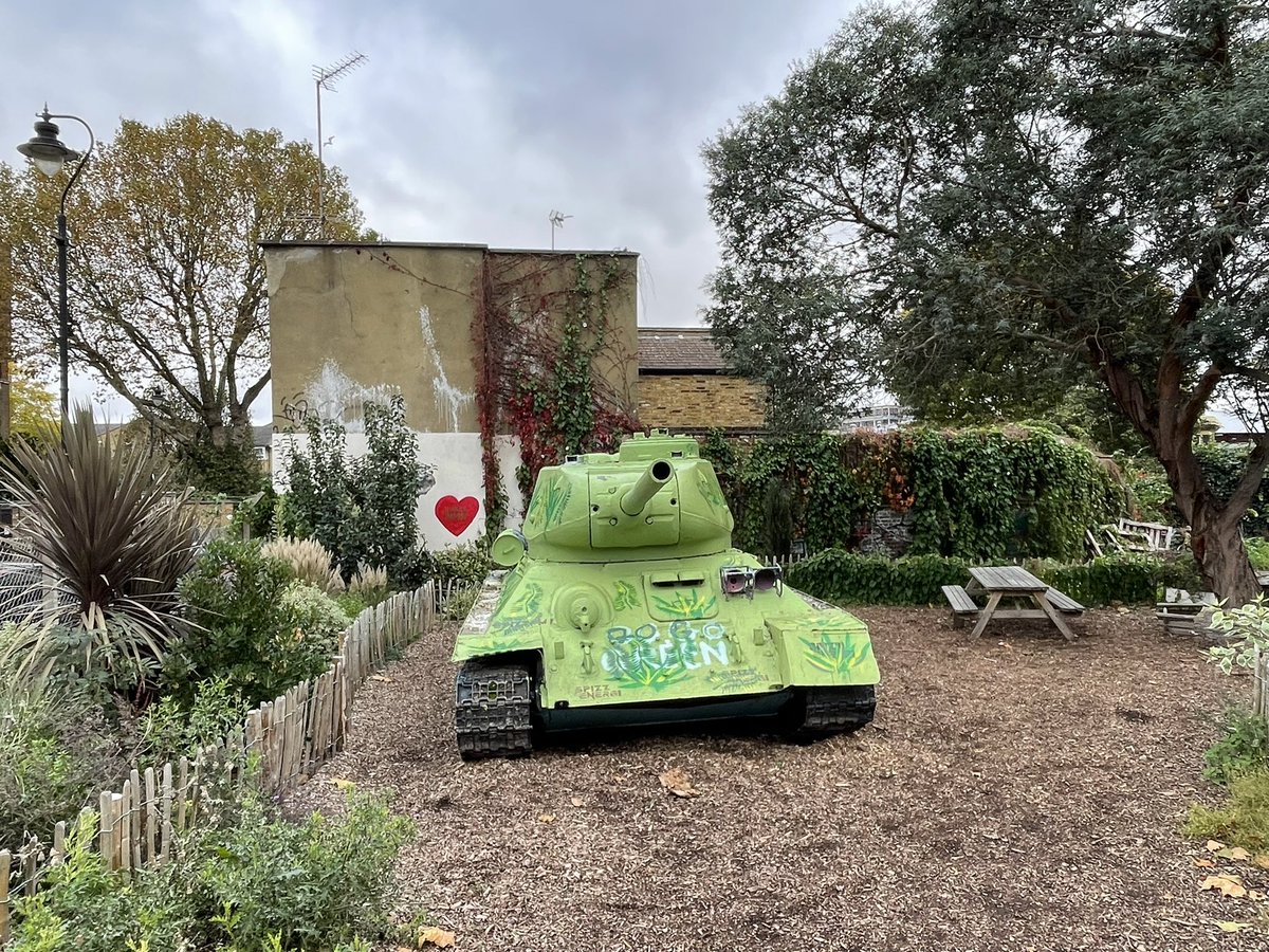 Paula_Griffin65's tweet photo. Stompie The Tank has gone green in time for #COP26Glasgow #SpizzTank 💚 https://t.co/wW1vRFXObG