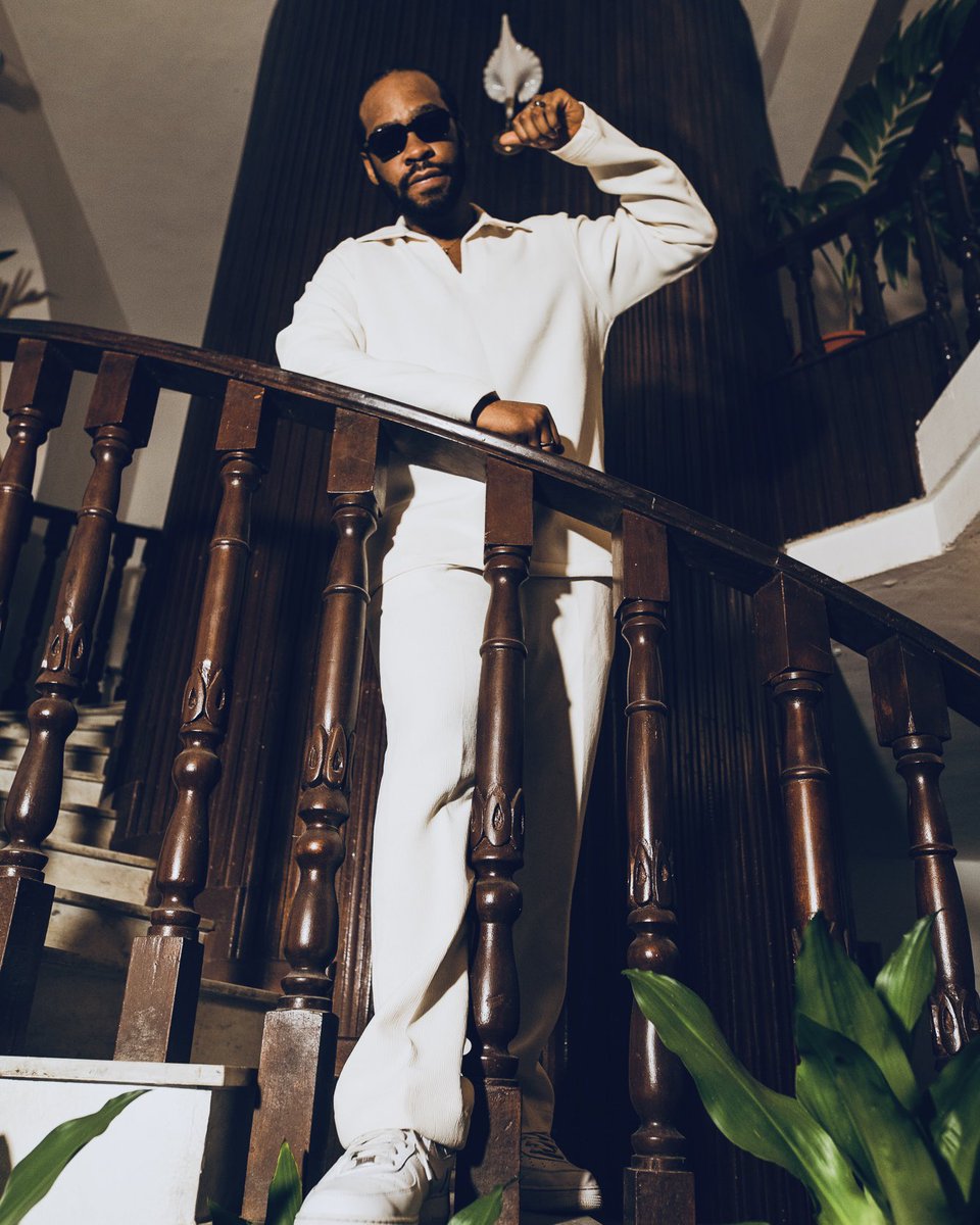 WaniWonder's tweet photo. Bitch I feel Like I’m burna back in 2015!!
NEW MUSIC OUT TOMORROW!!
#LCV2 the road beings tonight!
🖤🥄🦍 https://t.co/79aO9uBCjh