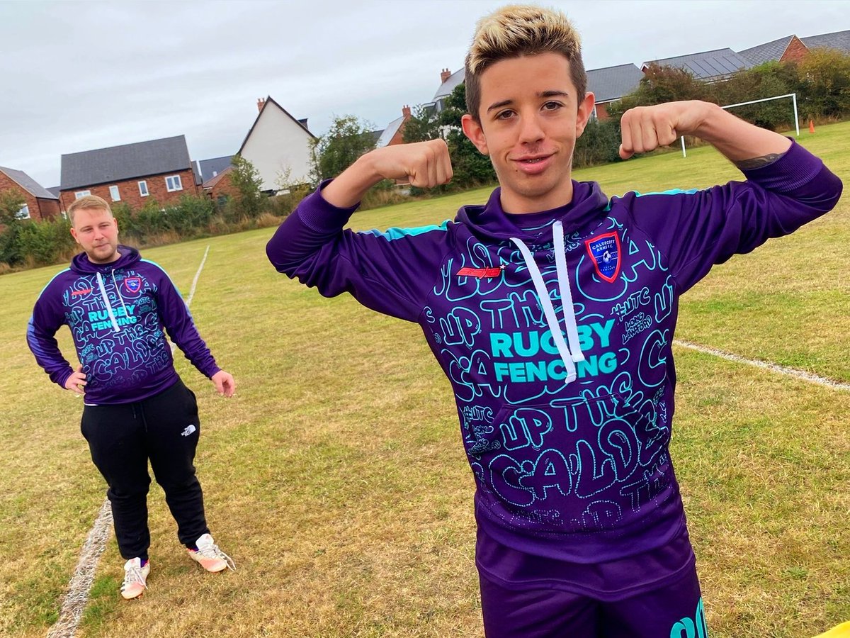 CaldecottArmsFC's tweet photo. Tired of your partner always stealing your hoodie?

Our away hoodie is also available to order now from @3318Designs 🔥🔥

Just £30!
DM @3318Designs to order!

#upthecalde #UTC #cafc #footballhoodie #hoodieseason #sundayleaguefootball #football #outnow #hoodie #grassrootsfootball https://t.co/csHZqGglnk