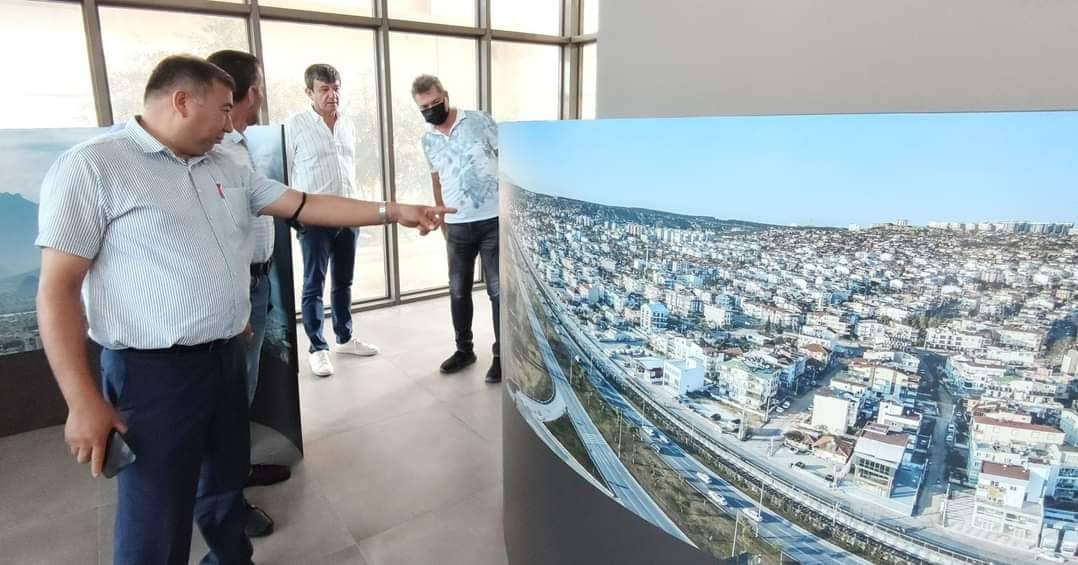 “Nisyân-Kadim Antalya’nın Güncel Portresi” sergisi KUTSO’da.

Sabancı Üniversitesi Sanat ve Sosyal Bilimler Fakültesi (SSBF) Öğretim Üyesi Murat Germen’in kişisel sergisi “Nisyân-Kadim Antalya’nın Güncel Portresi” Kumluca Ticaret ve Sanayi Odası sergi salonunda gösterime sunuldu.