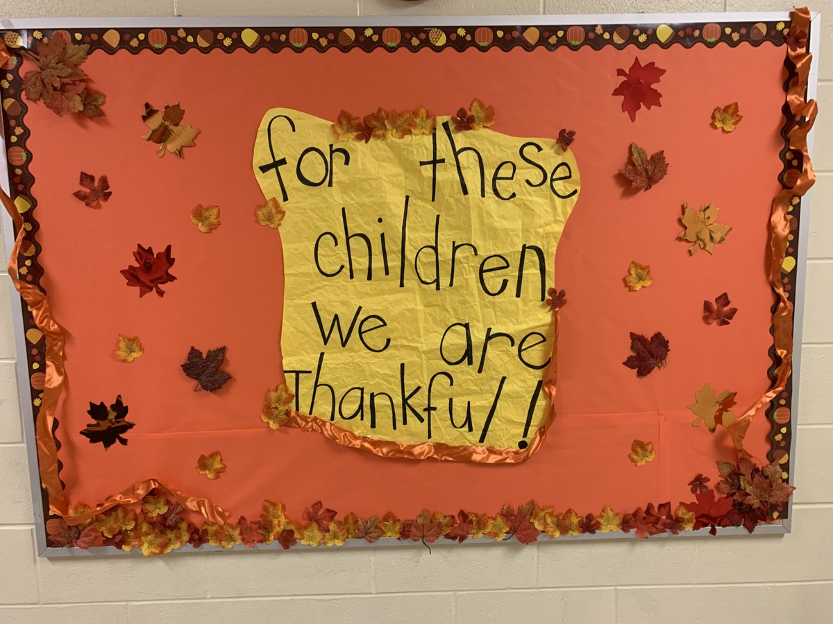 LyssyKim's tweet image. Two great bulletin boards in our hallways!!!! #MAGICFORKIDS @Supt_comalisd @KristaMoffatt @TiffaniZimmerh1 @JillMoran_TPES