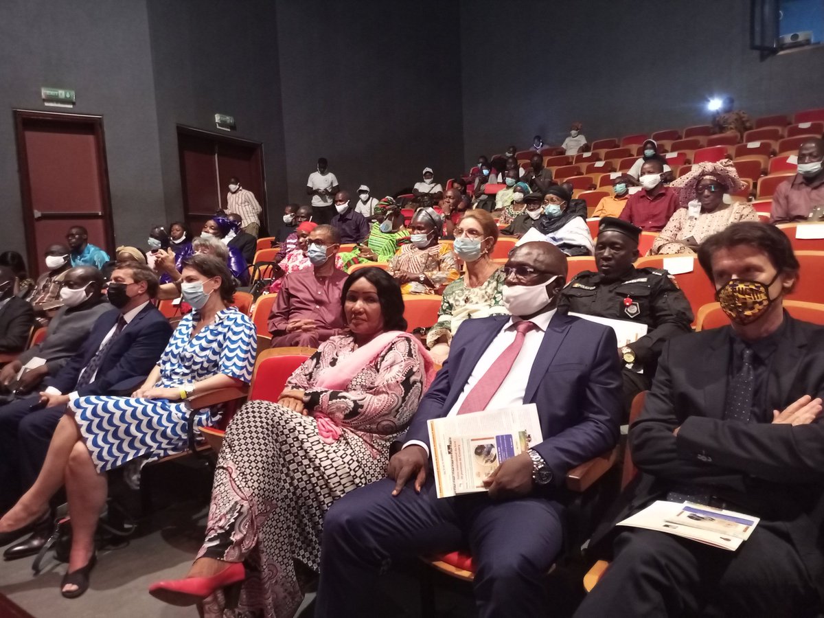 BOOKCONEKT's tweet photo. Lancement hier de la 5ème édition de la Foire Internationale du #livre de #jeunesse de Conakry au CCFG, en présence du Ministre de l'éducation pré-universitaire et de l'alphabétisation, de La Gouverneur de Conakry, L' @AmbaFrGuinee, le représentant Résident du @PNUDGuinee... https://t.co/kYDBddIgjL