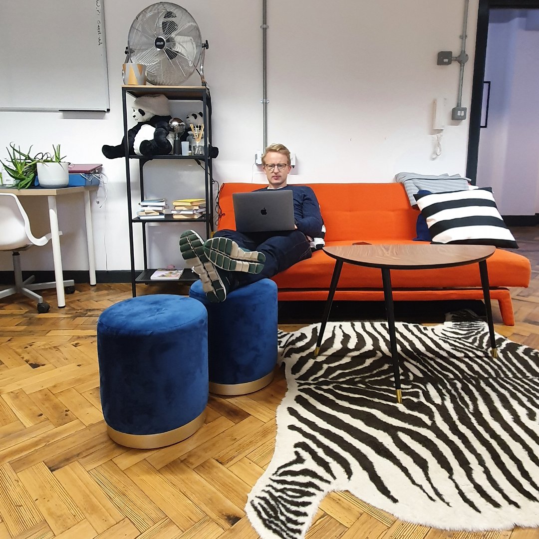 YOURS.SINCERELY tweet media