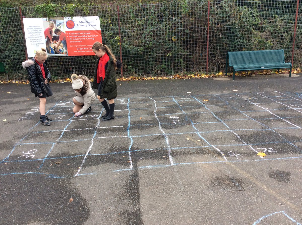 MaundeneSchool's tweet photo. As part of โOutdoor classroom Dayโ Year 4 took their maths learning outside and created multiplication games to incorporate their understanding of the 2s, 3s and 6 times table. They showed fantastic teamwork and resilience. #OutdoorClassroomDay #Mathsoutside https://t.co/0mCEZSlCri