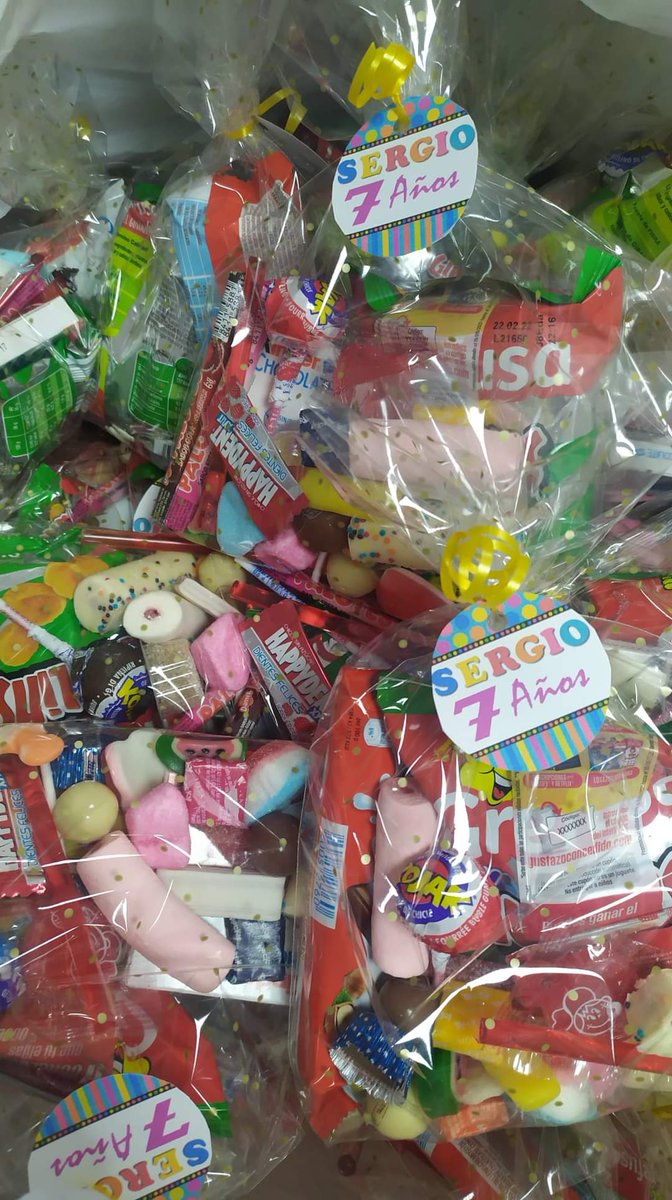 dulziamassanass's tweet photo. Chuches para un cumpleaños! #dulzia #massanassa #chuches #cumpleañosfeliz #cumpleaños #regalosoriginales #detallespersonalizados #regalospersonalizados #catarroja #albal #alfafar #benetusser #sedavi https://t.co/jC6B241pnY