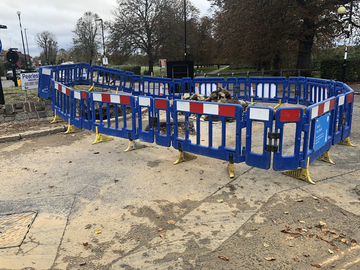 John Martin Estates (@jme_ealing) on Twitter photo Works by <a href="/thameswater/">Thames Water 💧</a> at Scotch Common/Argyle Rd have not affected buses running along #Pitshanger #GBHighSt but westbound routes will divert around Kent Gdns, Cleveland Rd & Argyle Rd as Scotch Common is inaccessible beyond Kent Ave. Works by <a href="/thameswater/">Thames Water 💧</a> at Scotch Common/Argyle Rd have not affected buses running along #Pitshanger #GBHighSt but westbound routes will divert around Kent Gdns, Cleveland Rd & Argyle Rd as Scotch Common is inaccessible beyond Kent Ave.